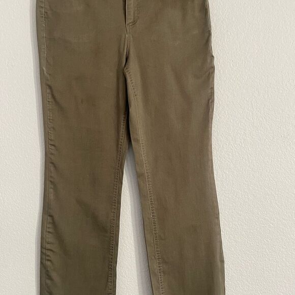 One 5 One- High Waist Raw Hem Jeans Color: Olive Size: 14/32 - Picture 7 of 12